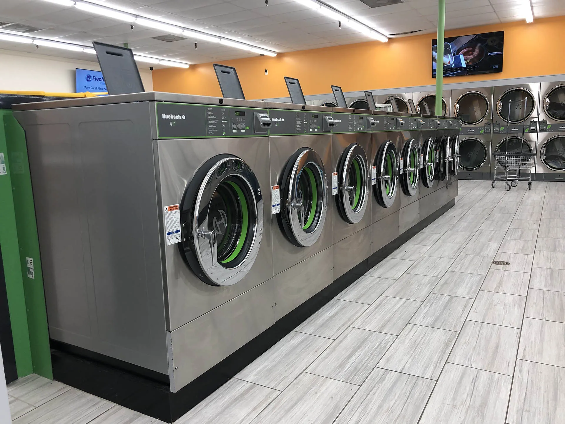 Ultra Lavanderia Washateria Serving 3 Locations in Houston and Pasadena Texas Laundromat in